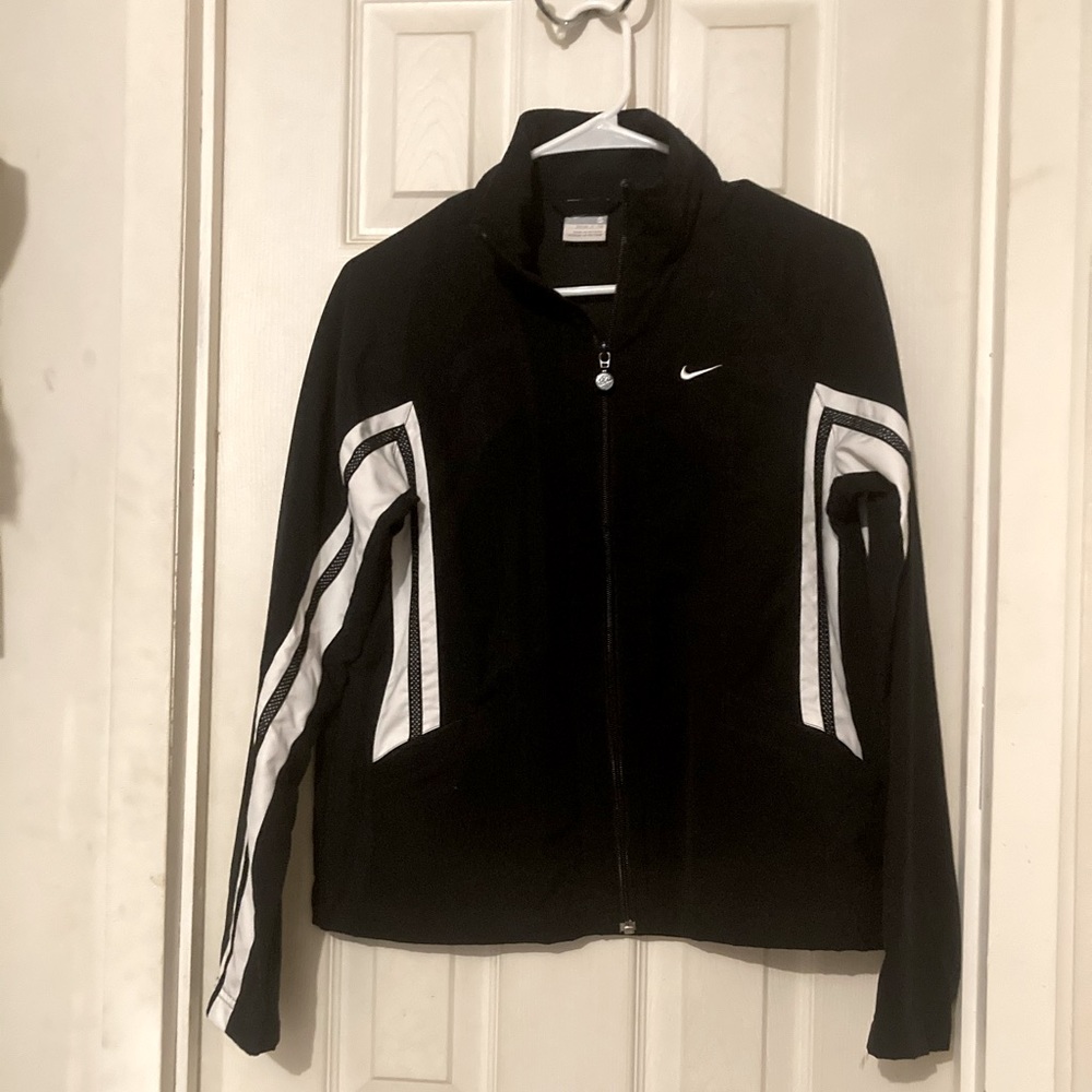 Nike windbreaker SMALL